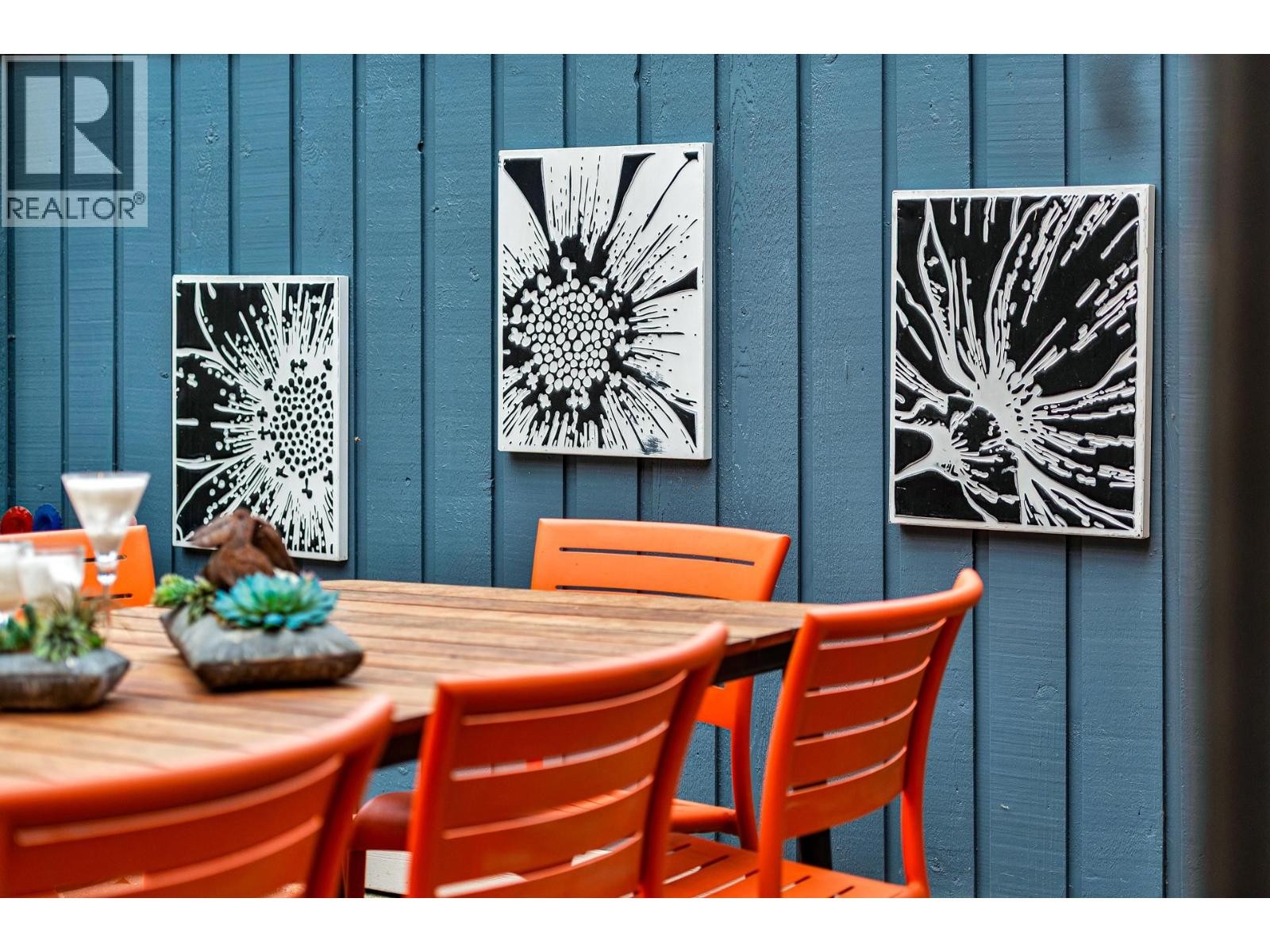 












3669 EDGEMONT BOULEVARD

,
North Vancouver,




British Columbia
V7R2P6

