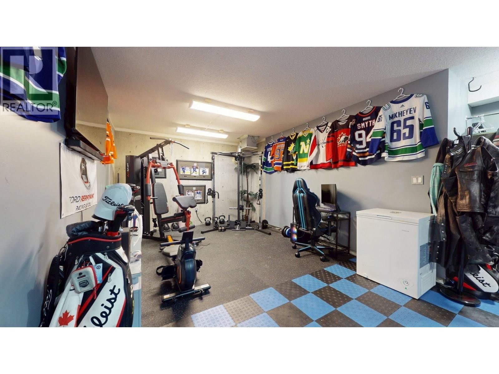 












1274 STONEMOUNT PLACE

,
Squamish,




British Columbia
V8B0R8

