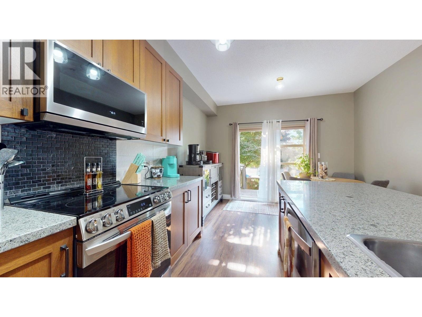 












1274 STONEMOUNT PLACE

,
Squamish,




British Columbia
V8B0R8

