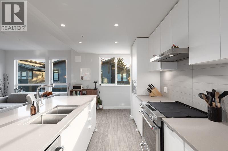 












41224 HIGHLINE PLACE

,
Squamish,




British Columbia
V8B1C2

