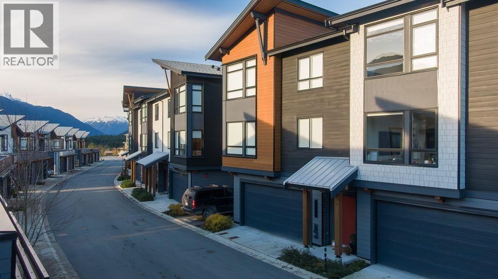 












41224 HIGHLINE PLACE

,
Squamish,




British Columbia
V8B1C2

