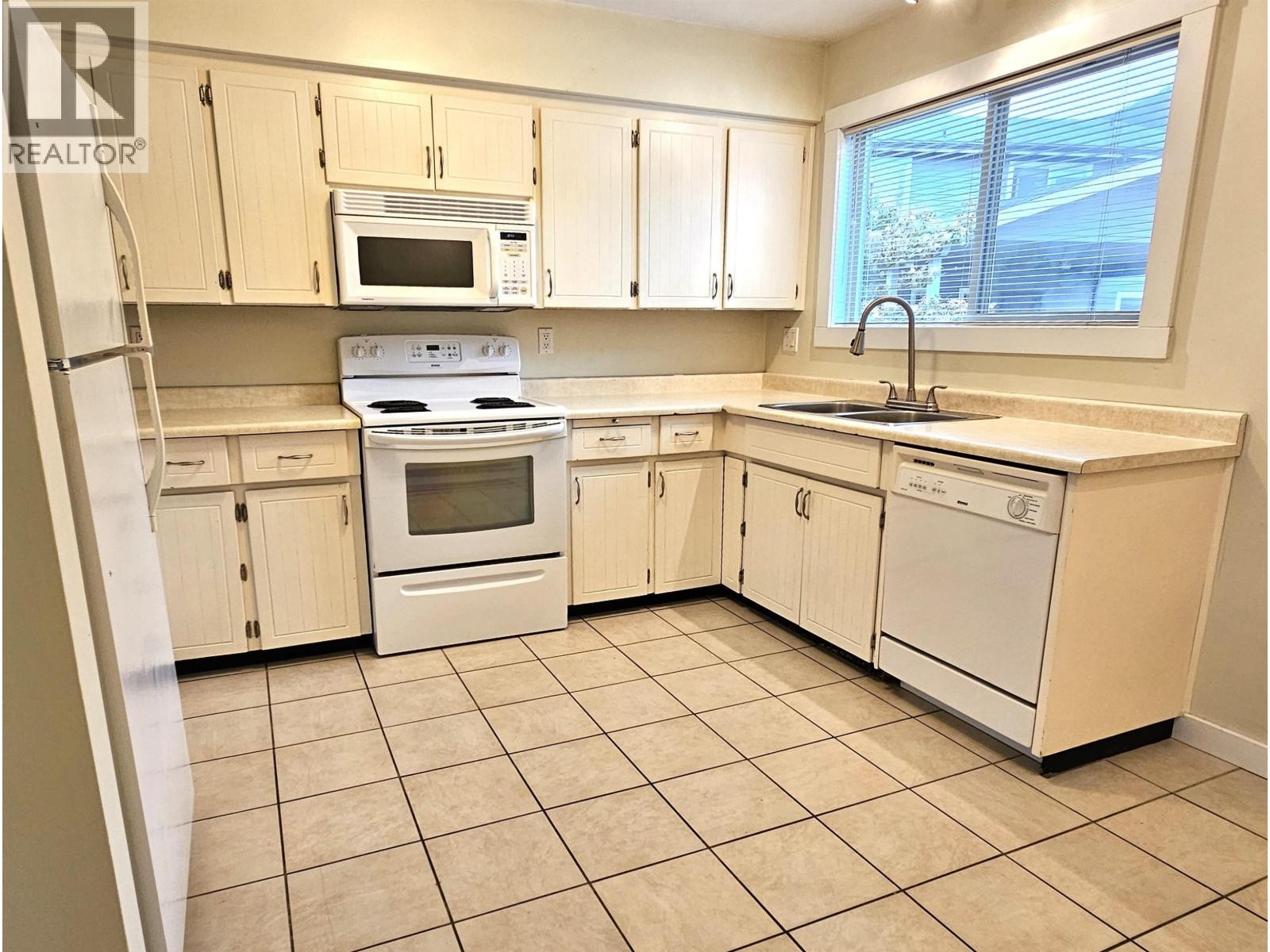 












33 41450 GOVERNMENT ROAD

,
Squamish,




British Columbia
V0N1H0

