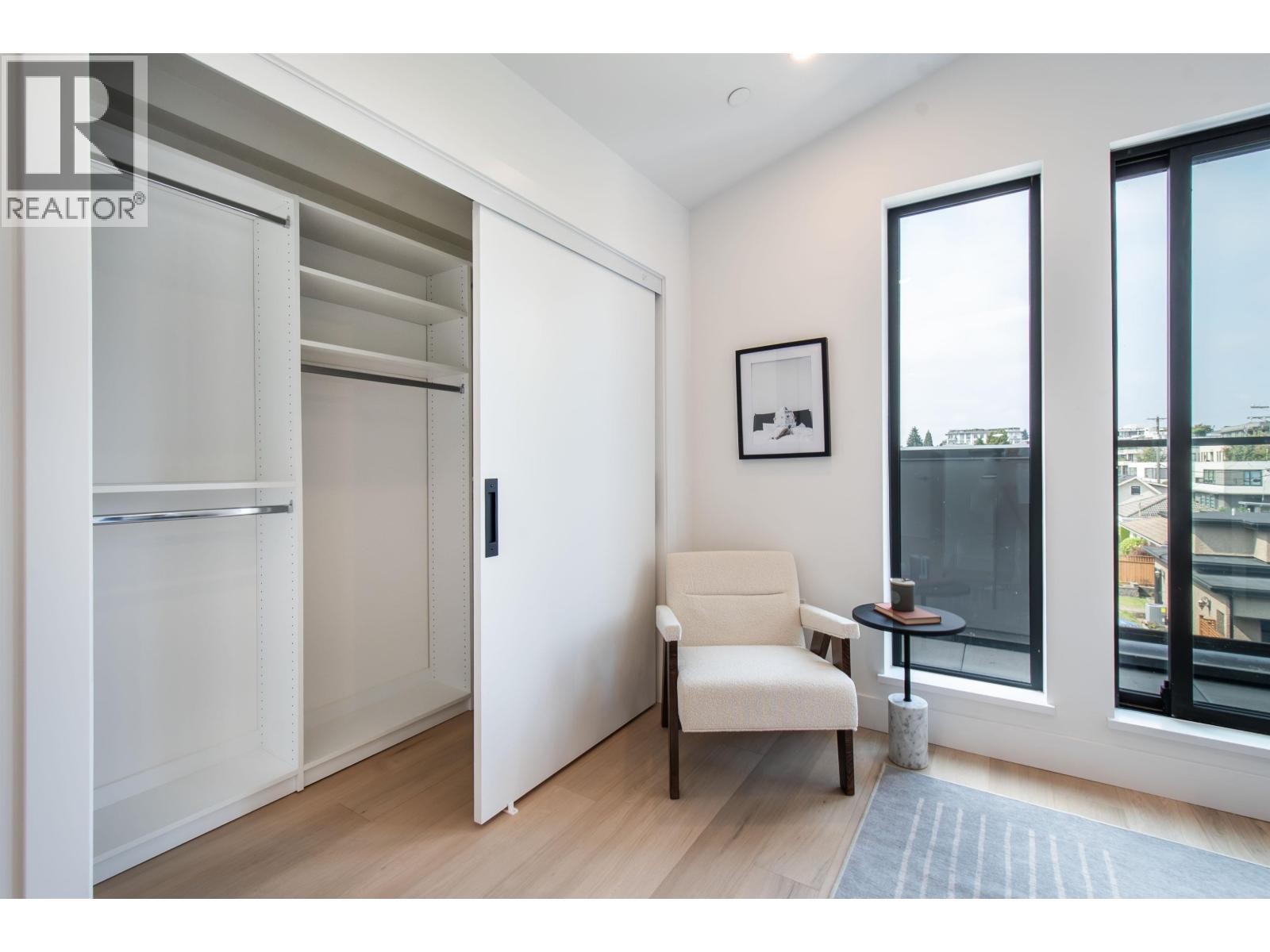 












4150 COLUMBIA STREET

,
Vancouver,




British Columbia
V5Y2J6

