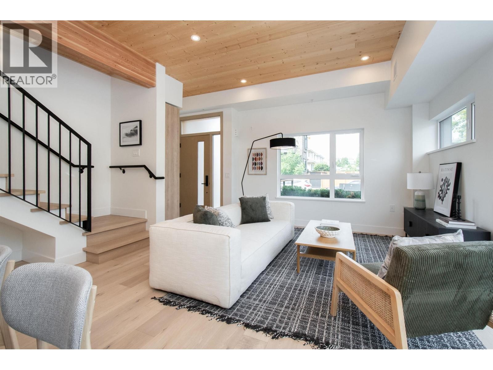 












4150 COLUMBIA STREET

,
Vancouver,




British Columbia
V5Y2J6

