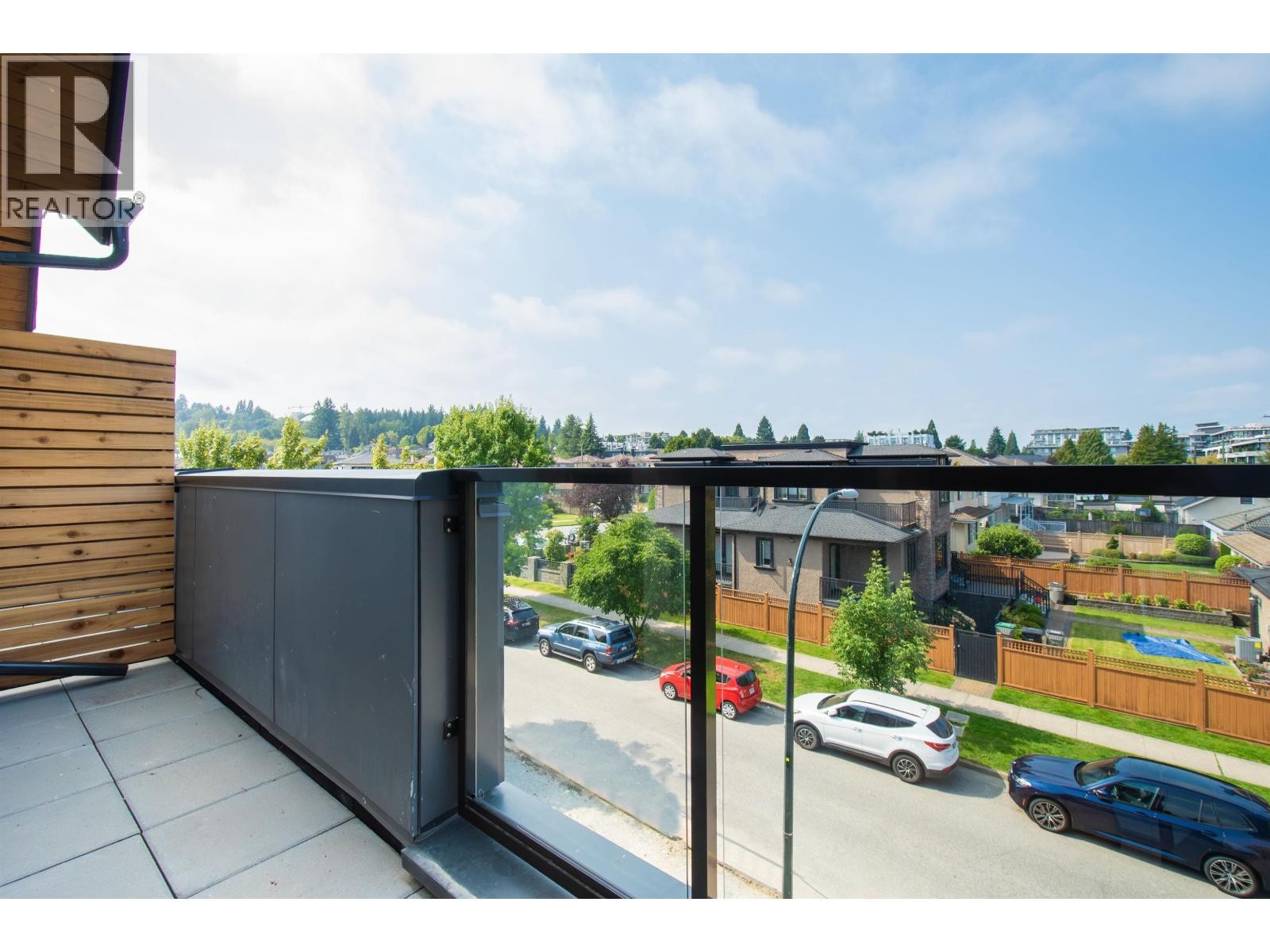 












4150 COLUMBIA STREET

,
Vancouver,




British Columbia
V5Y2J6

