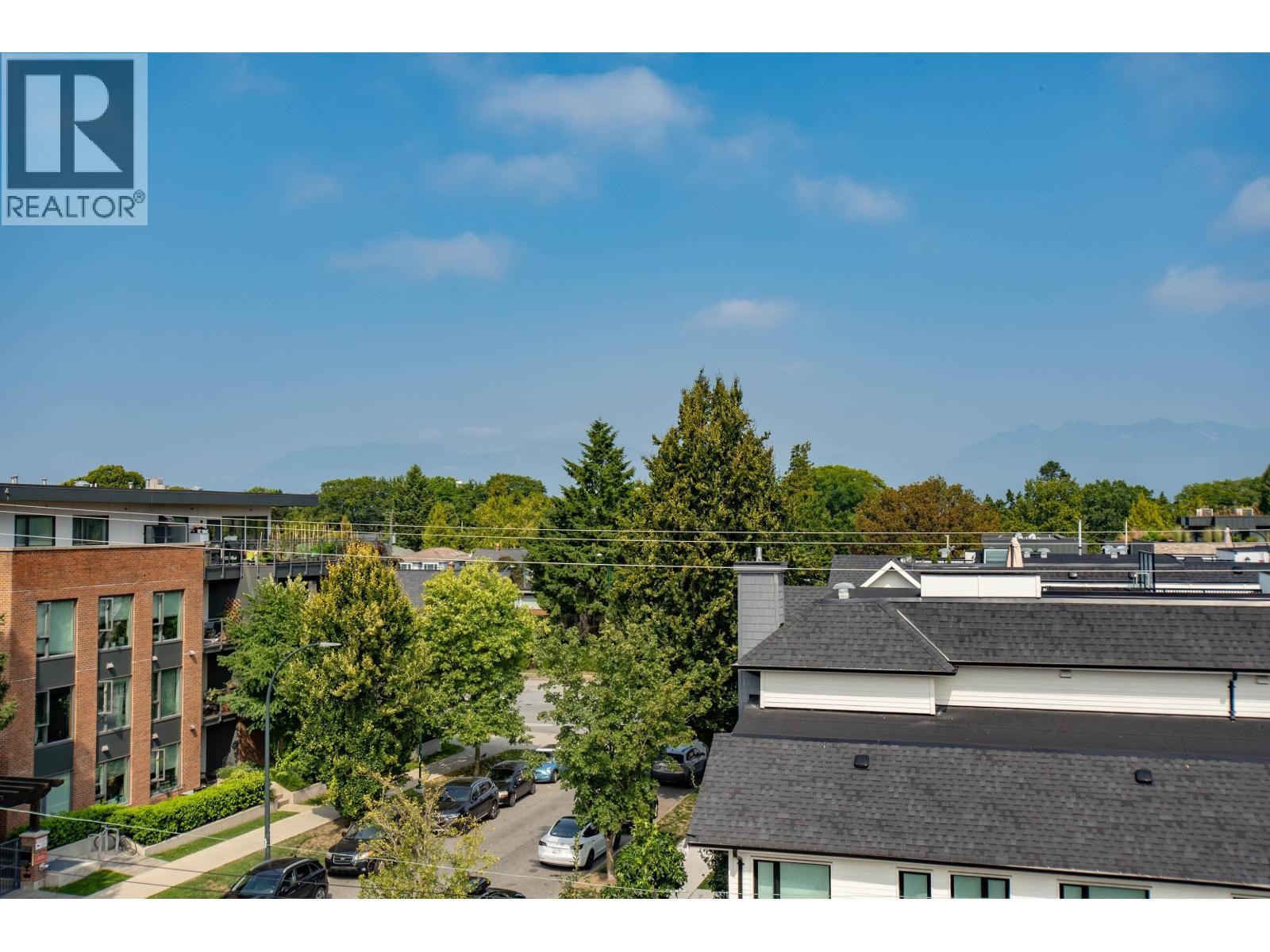 












4150 COLUMBIA STREET

,
Vancouver,




British Columbia
V5Y2J6

