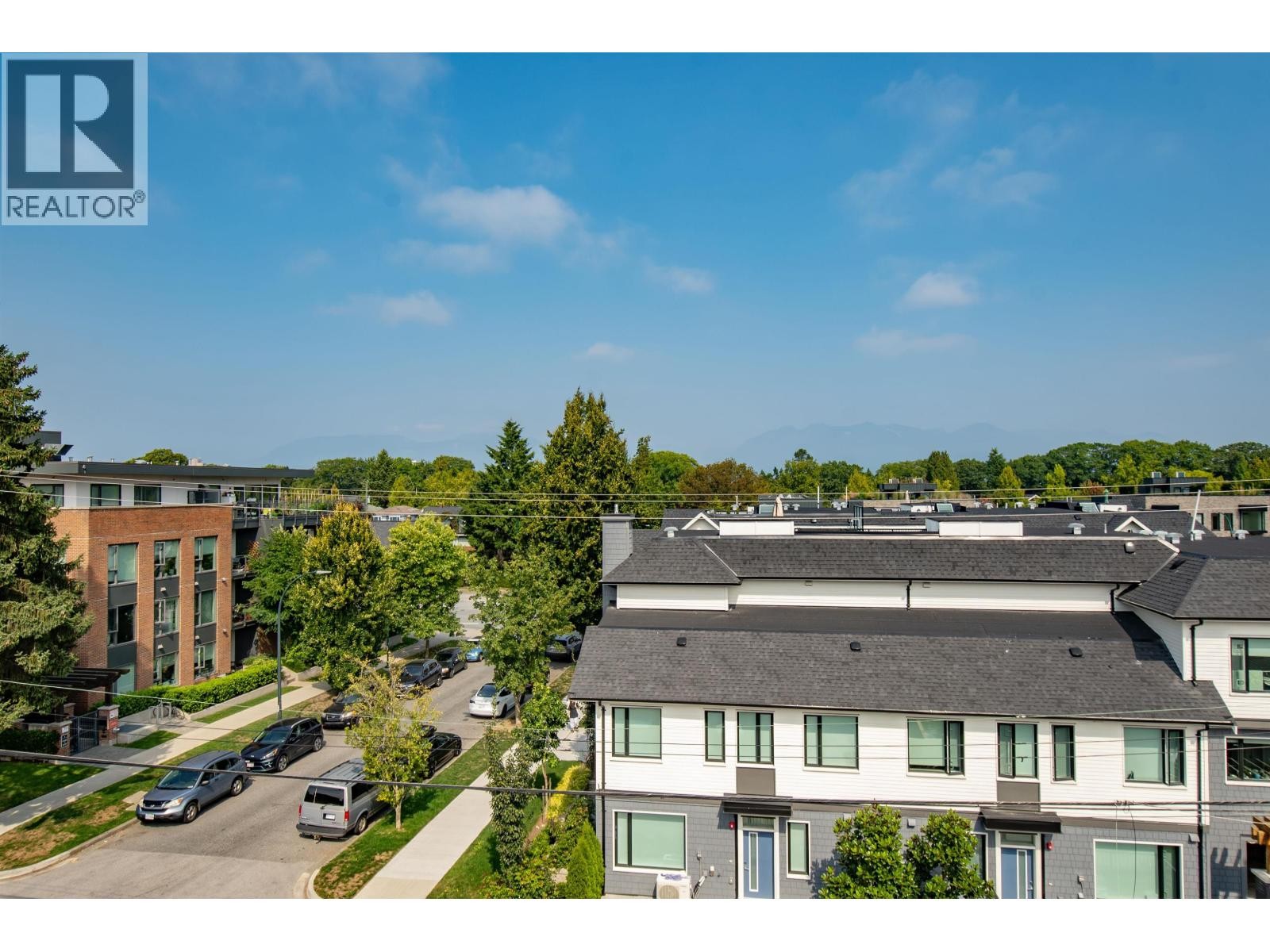 












4150 COLUMBIA STREET

,
Vancouver,




British Columbia
V5Y2J6

