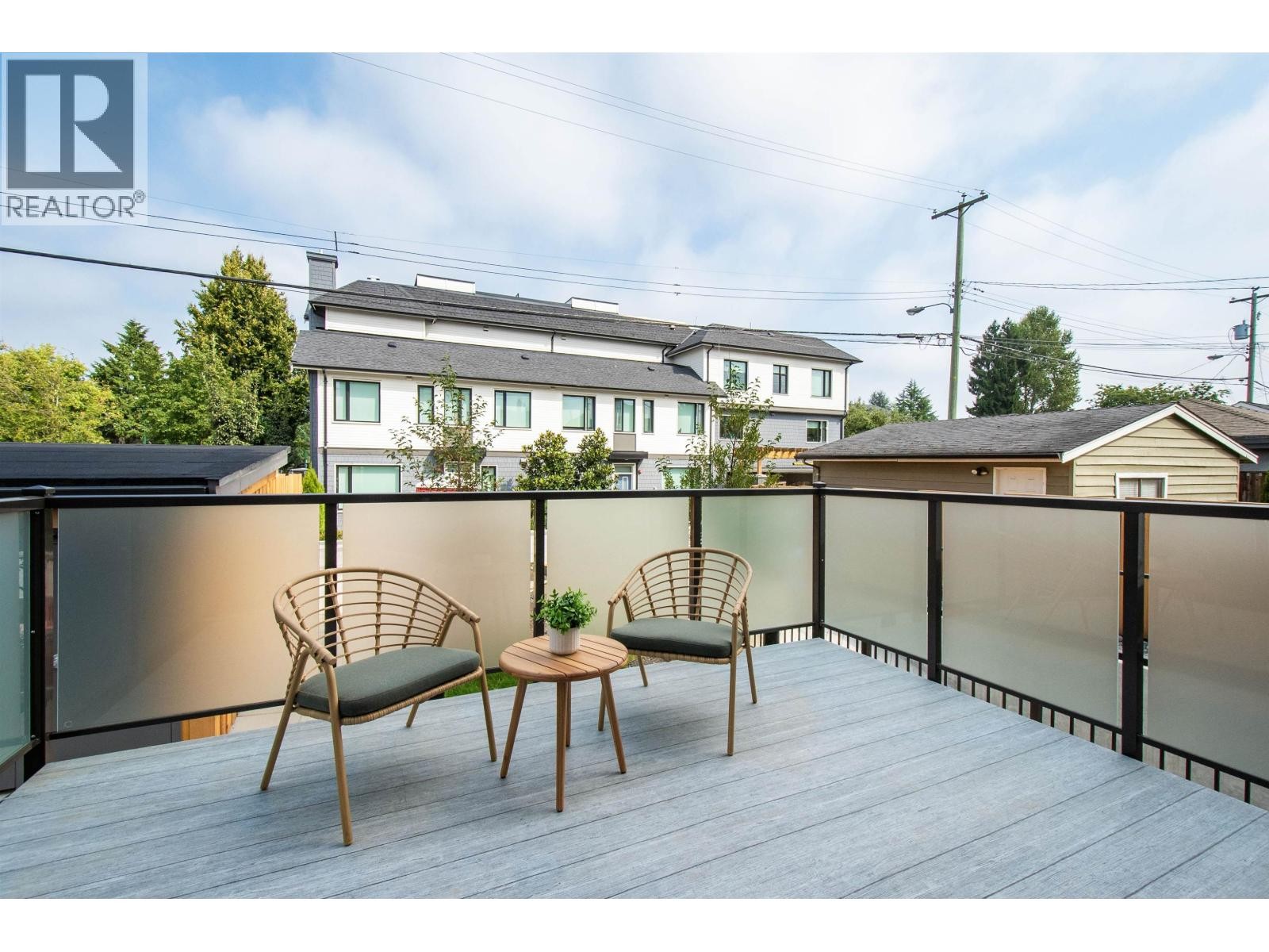 












4150 COLUMBIA STREET

,
Vancouver,




British Columbia
V5Y2J6

