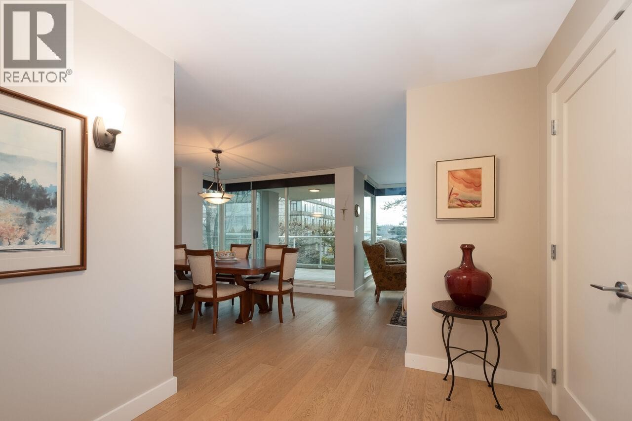 












301 1455 DUCHESS AVENUE

,
West Vancouver,




British Columbia
V7T1H7

