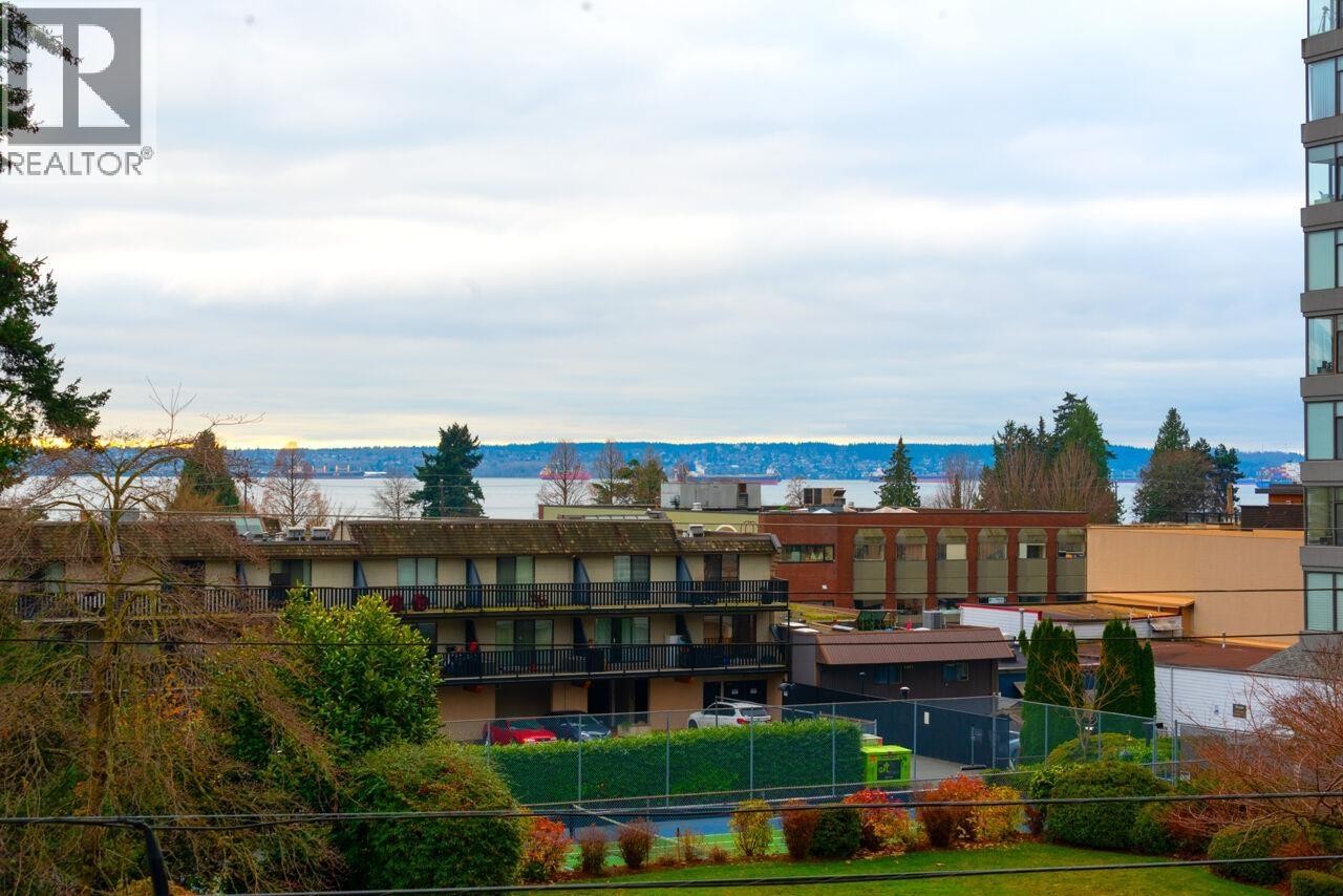 












301 1455 DUCHESS AVENUE

,
West Vancouver,




British Columbia
V7T1H7

