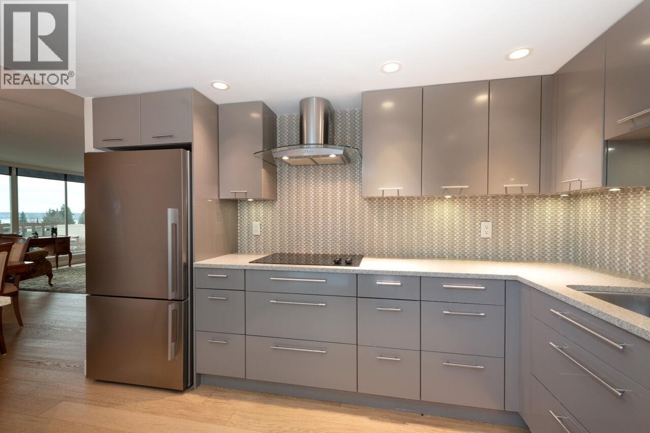 












301 1455 DUCHESS AVENUE

,
West Vancouver,




British Columbia
V7T1H7

