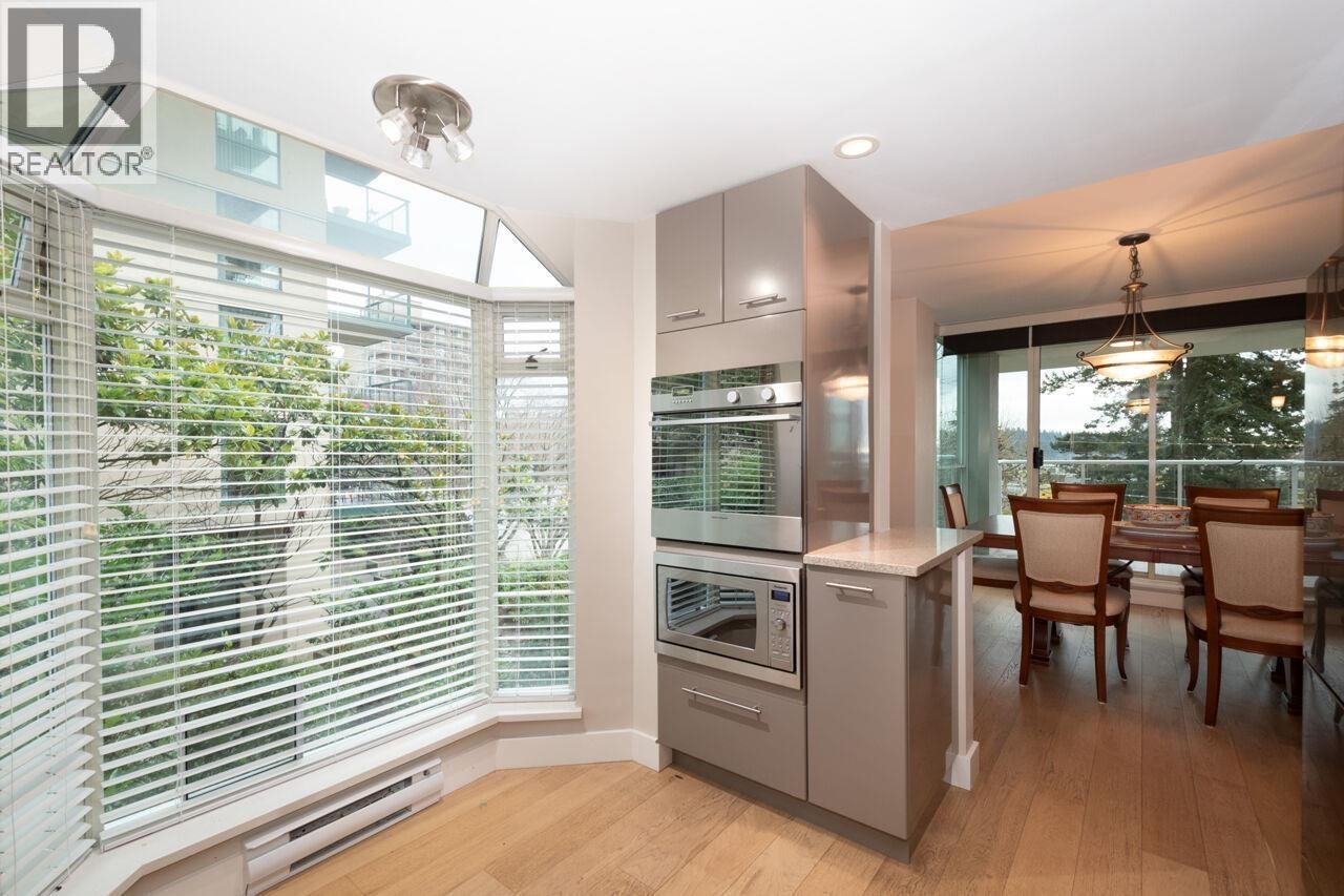 












301 1455 DUCHESS AVENUE

,
West Vancouver,




British Columbia
V7T1H7

