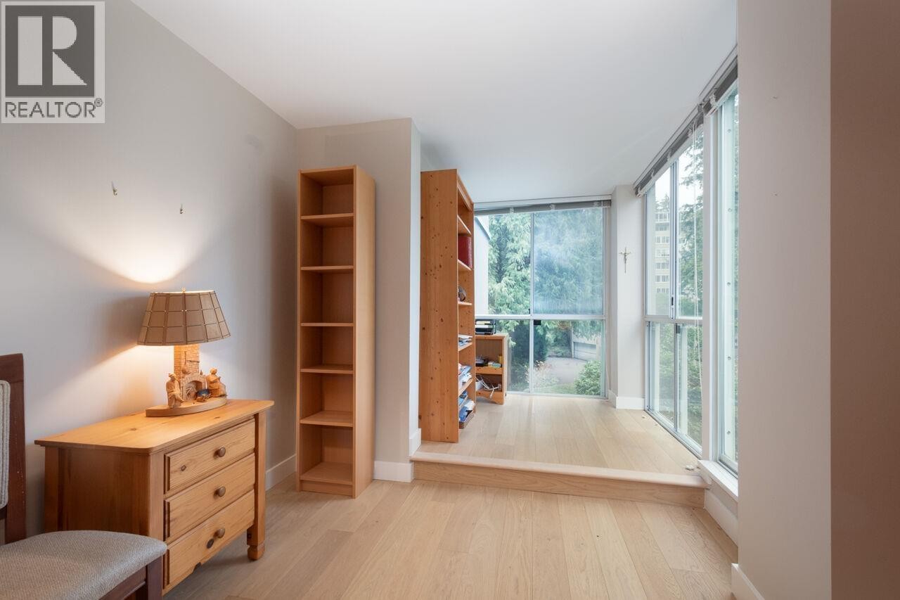 












301 1455 DUCHESS AVENUE

,
West Vancouver,




British Columbia
V7T1H7

