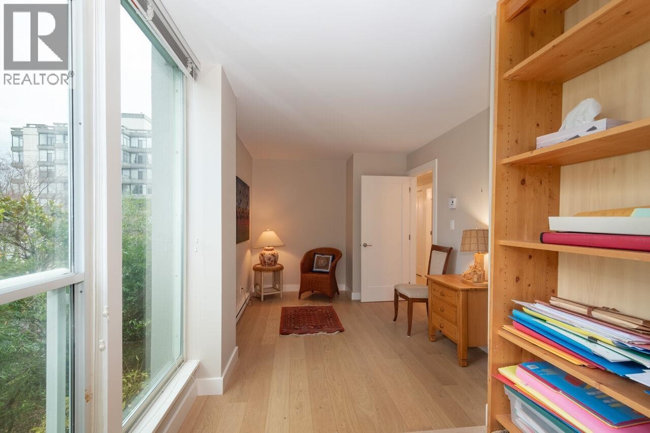 












301 1455 DUCHESS AVENUE

,
West Vancouver,




British Columbia
V7T1H7

