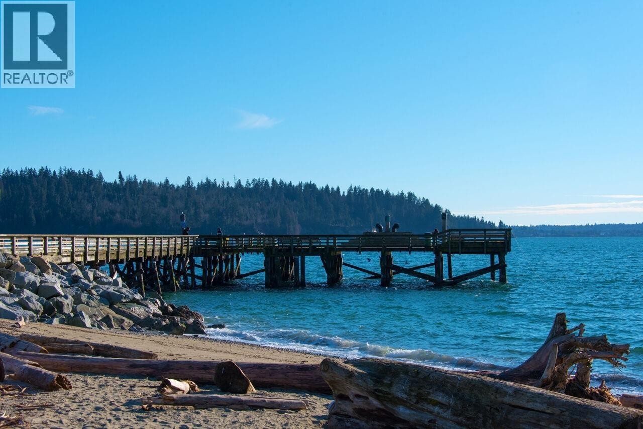 












301 1455 DUCHESS AVENUE

,
West Vancouver,




British Columbia
V7T1H7

