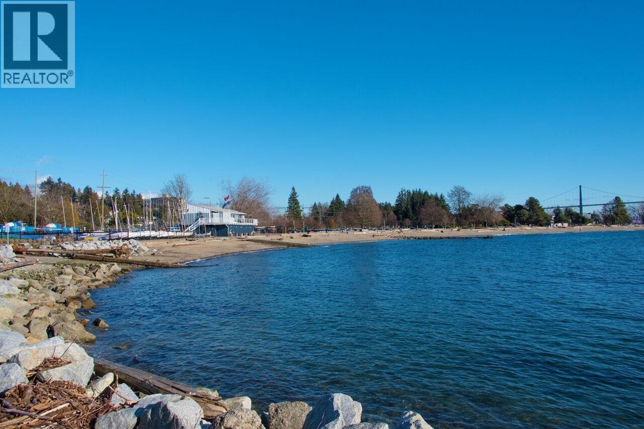 












301 1455 DUCHESS AVENUE

,
West Vancouver,




British Columbia
V7T1H7

