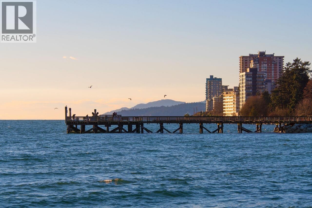 












301 1455 DUCHESS AVENUE

,
West Vancouver,




British Columbia
V7T1H7

