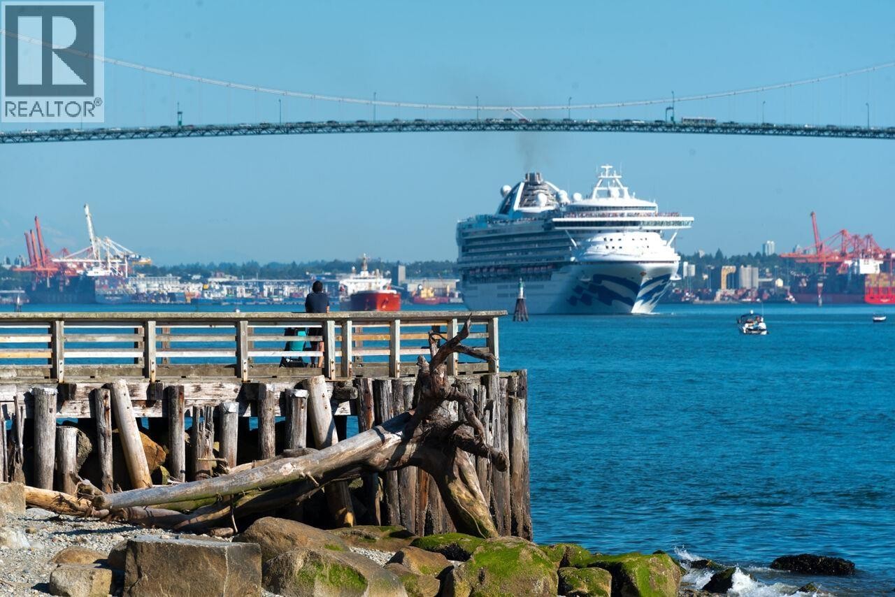 












301 1455 DUCHESS AVENUE

,
West Vancouver,




British Columbia
V7T1H7

