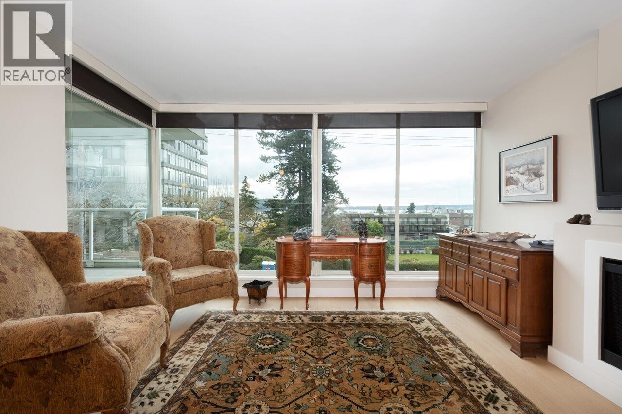 












301 1455 DUCHESS AVENUE

,
West Vancouver,




British Columbia
V7T1H7

