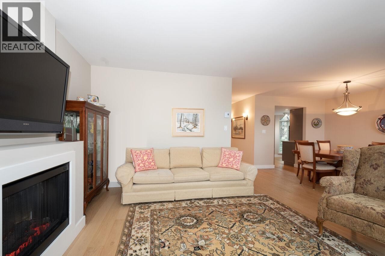 












301 1455 DUCHESS AVENUE

,
West Vancouver,




British Columbia
V7T1H7

