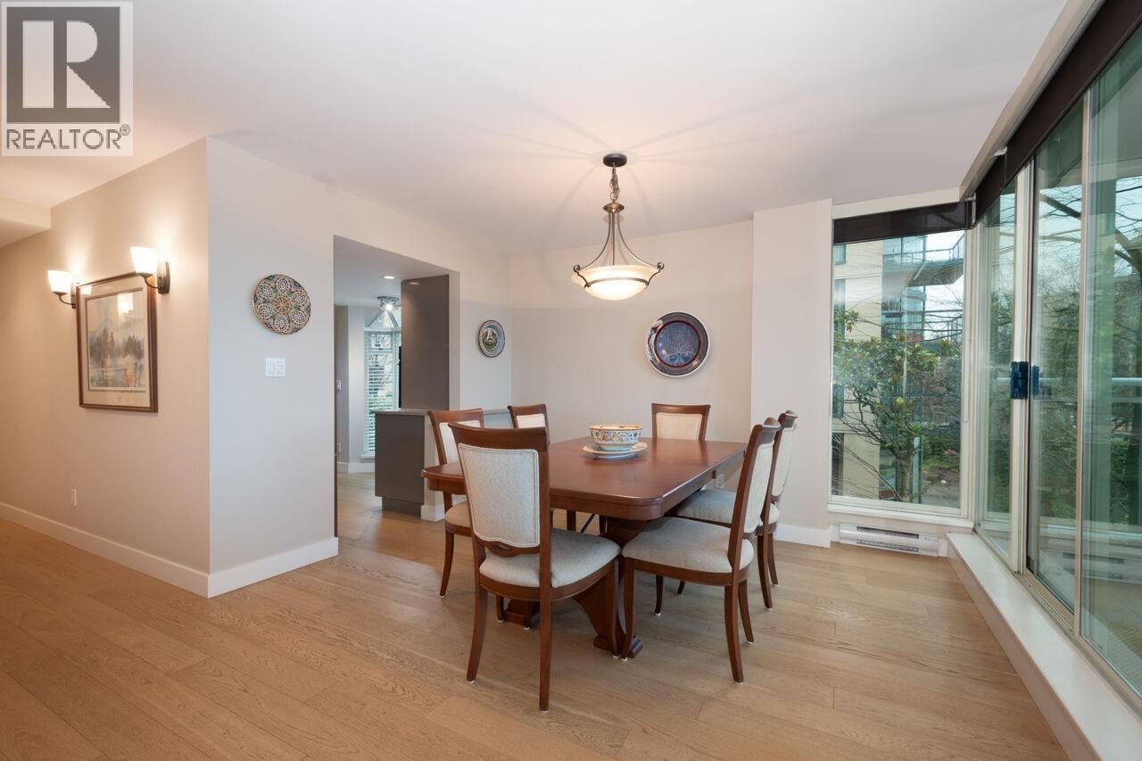 












301 1455 DUCHESS AVENUE

,
West Vancouver,




British Columbia
V7T1H7

