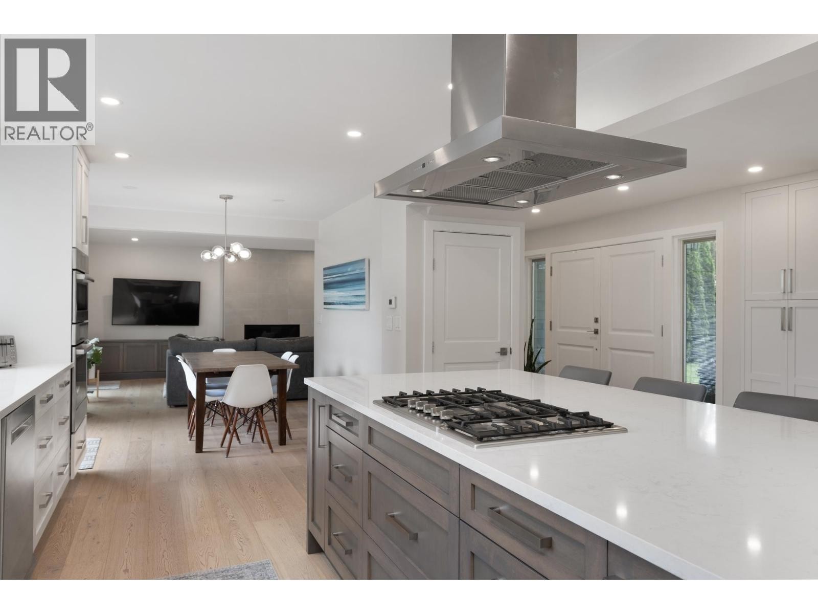 












2678 AILSA CRESCENT

,
North Vancouver,




British Columbia
V7K2B2

