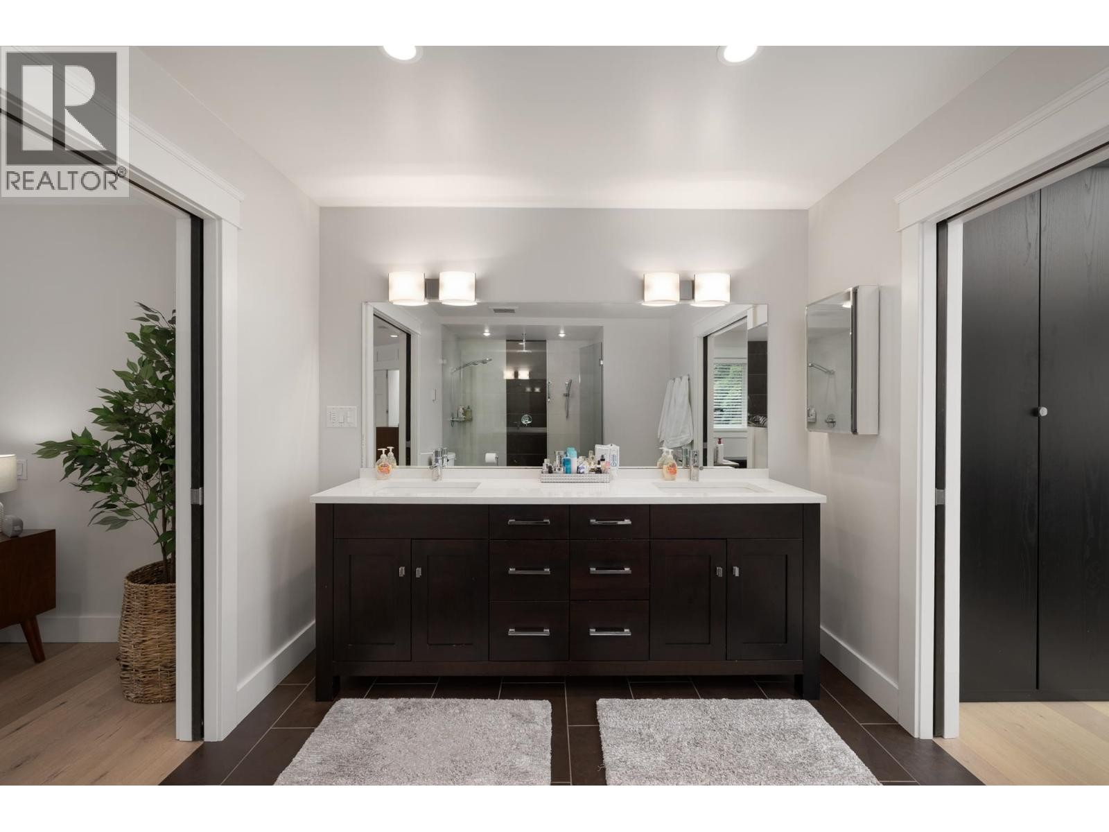 












2678 AILSA CRESCENT

,
North Vancouver,




British Columbia
V7K2B2

