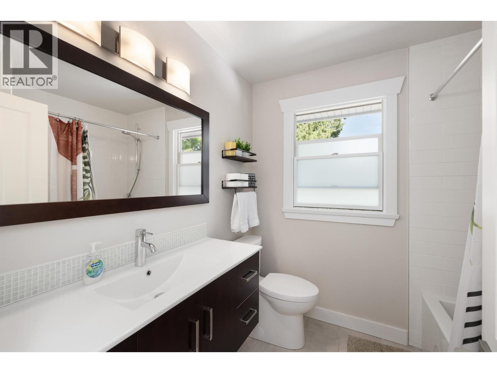 












2678 AILSA CRESCENT

,
North Vancouver,




British Columbia
V7K2B2

