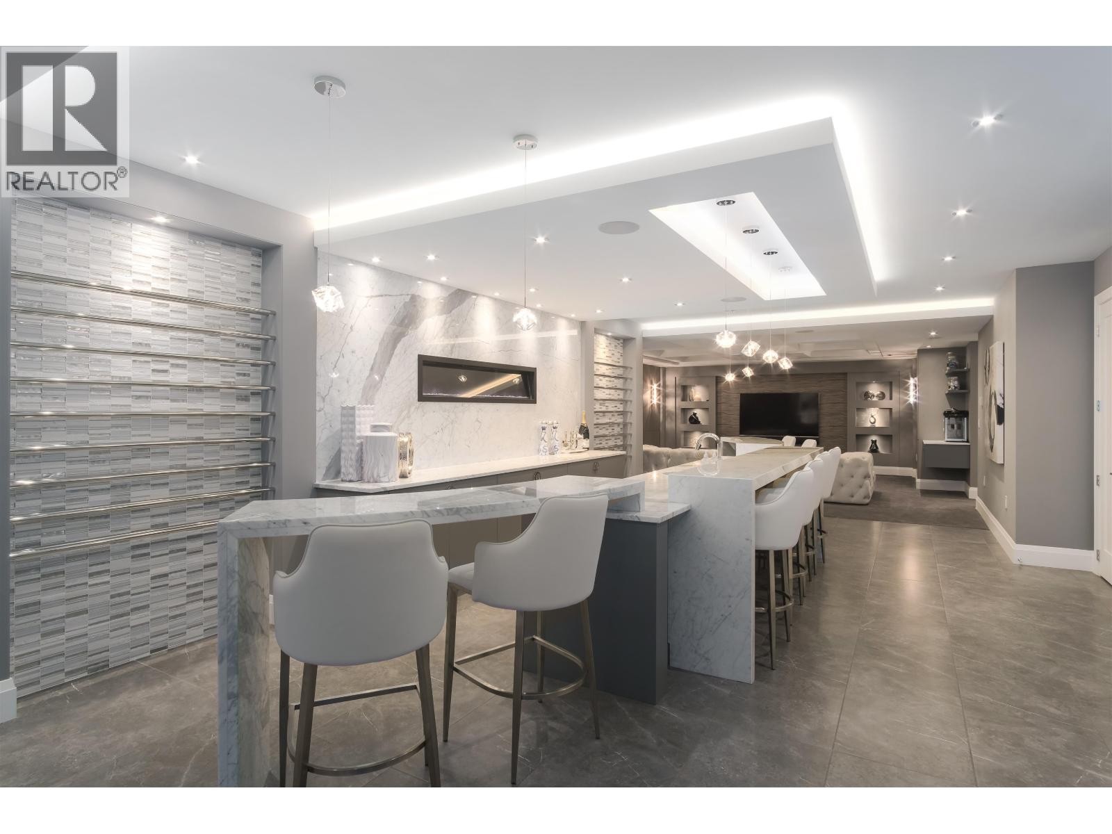 












4090 SUNNYCREST DRIVE

,
North Vancouver,




British Columbia
V7R3E5

