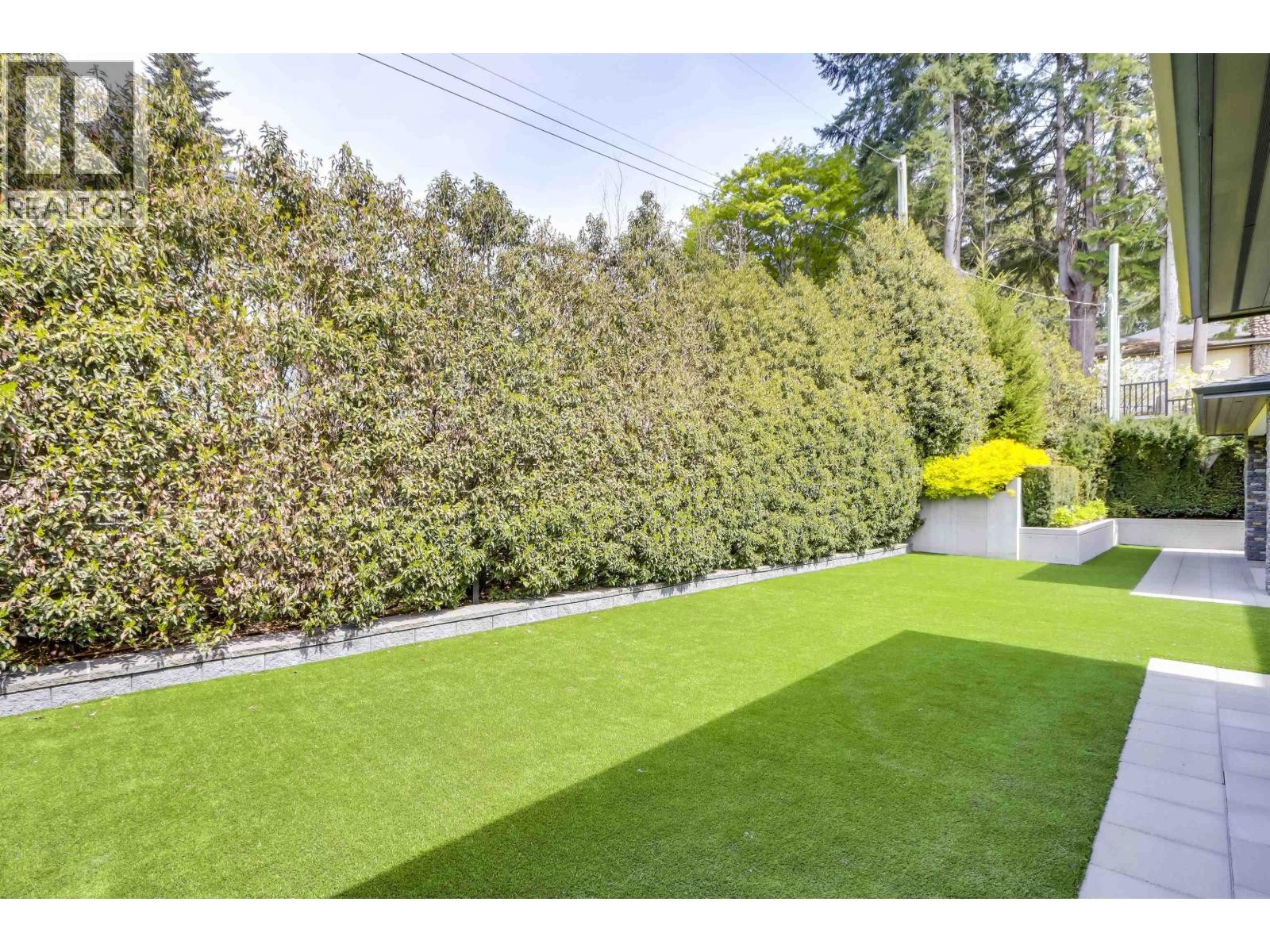 












4090 SUNNYCREST DRIVE

,
North Vancouver,




British Columbia
V7R3E5

