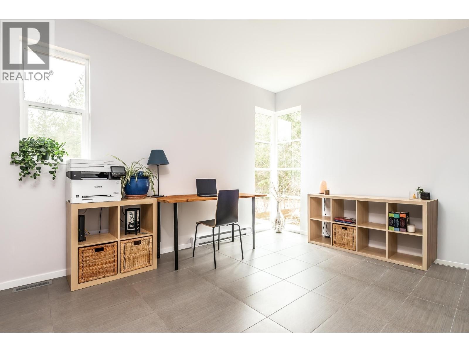 












38608 WESTWAY AVENUE

,
Squamish,




British Columbia
V8B0W2

