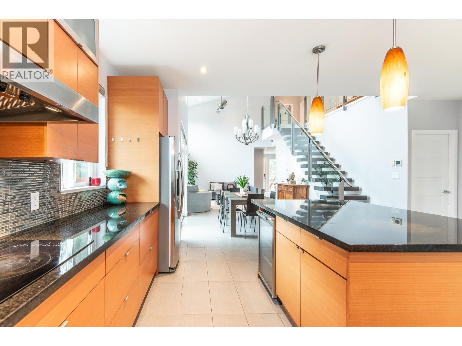 












38608 WESTWAY AVENUE

,
Squamish,




British Columbia
V8B0W2

