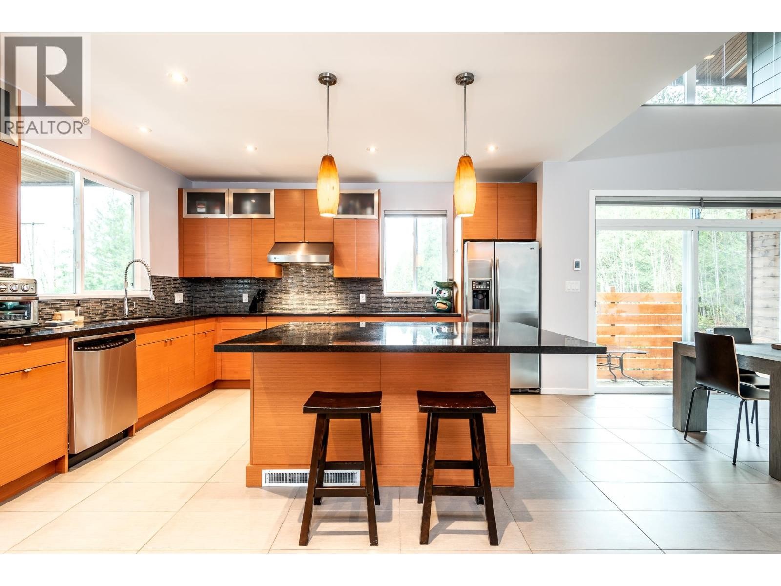 












38608 WESTWAY AVENUE

,
Squamish,




British Columbia
V8B0W2

