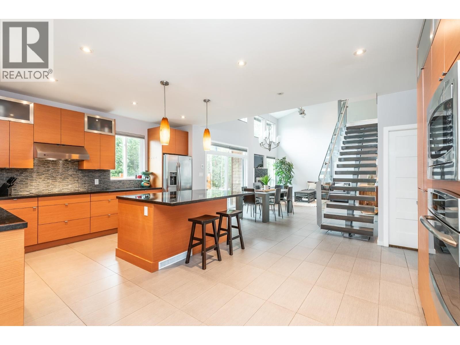 












38608 WESTWAY AVENUE

,
Squamish,




British Columbia
V8B0W2

