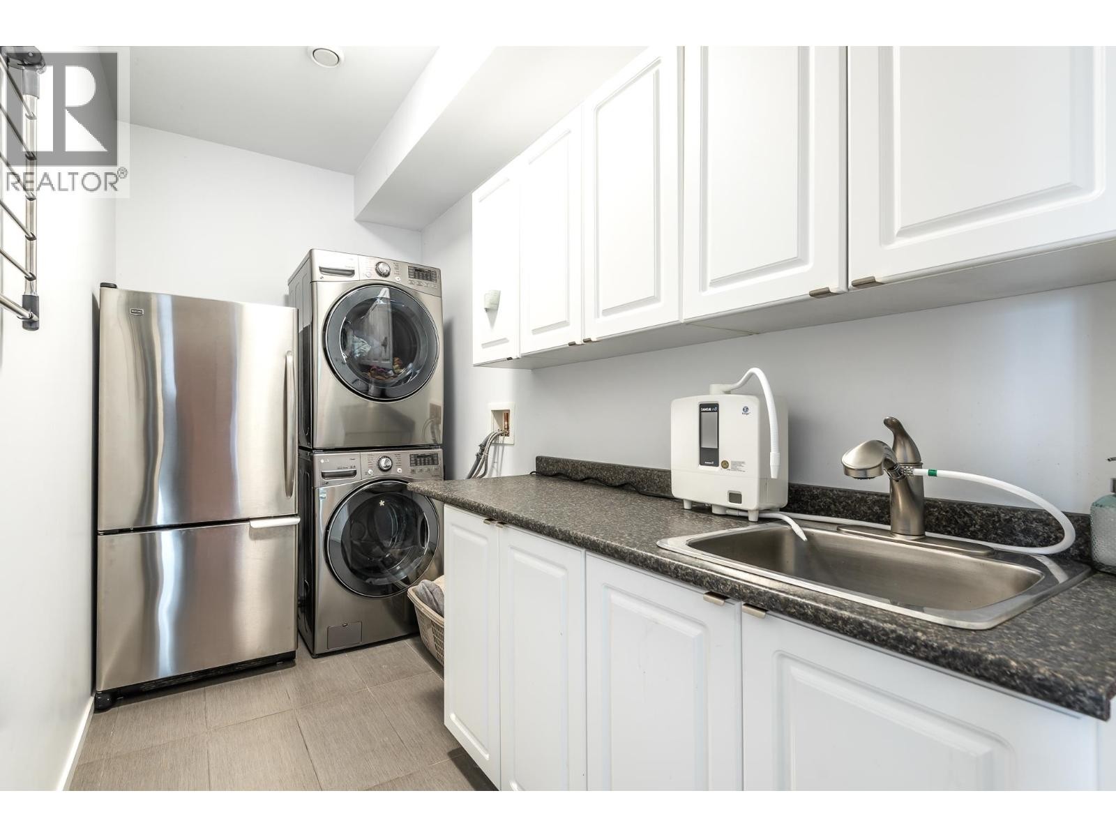 












38608 WESTWAY AVENUE

,
Squamish,




British Columbia
V8B0W2

