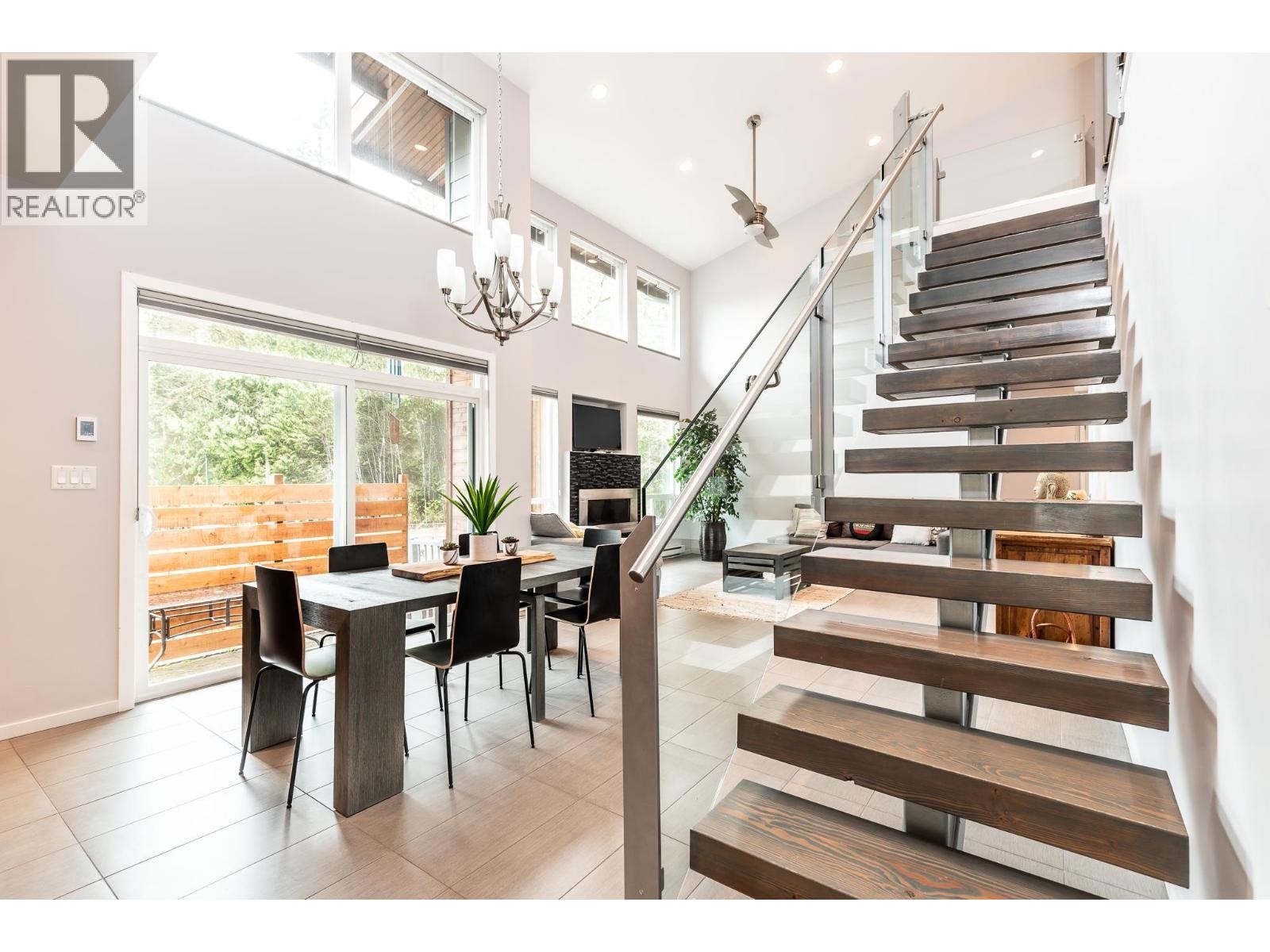 












38608 WESTWAY AVENUE

,
Squamish,




British Columbia
V8B0W2

