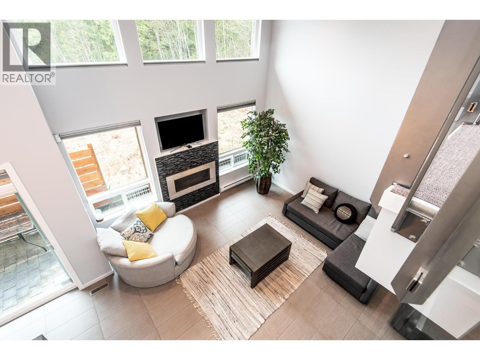 












38608 WESTWAY AVENUE

,
Squamish,




British Columbia
V8B0W2

