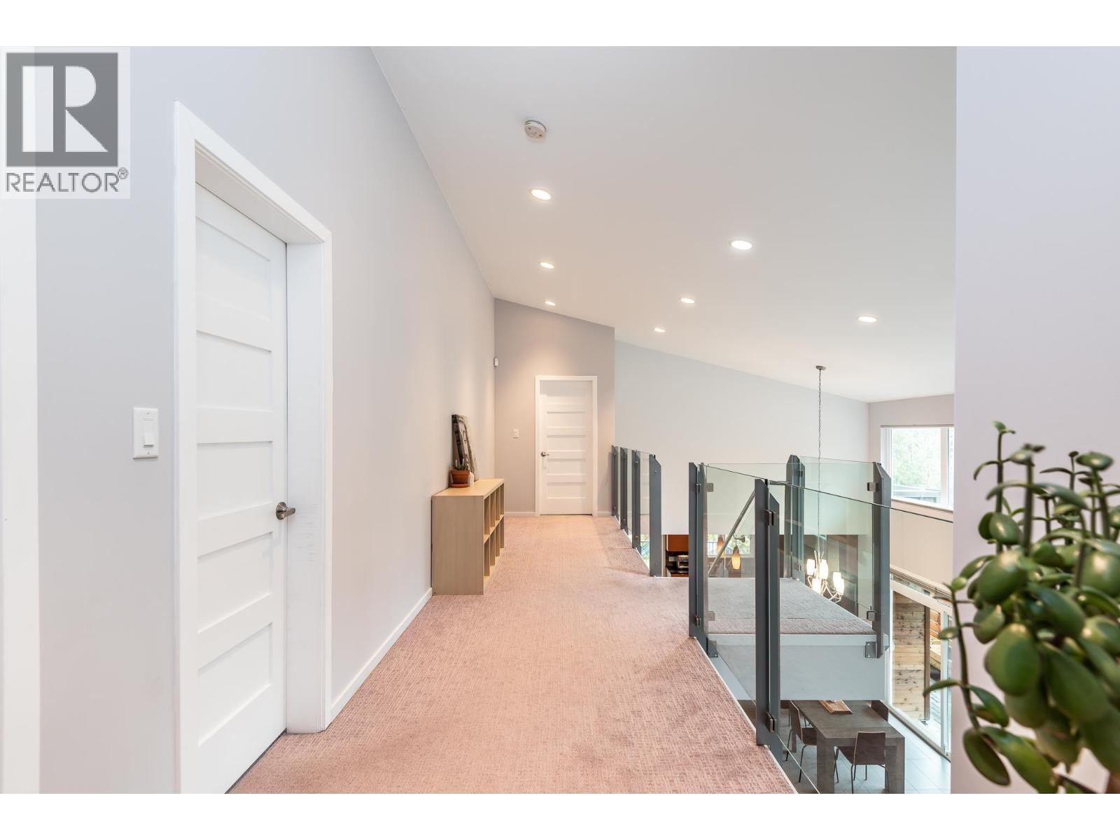 












38608 WESTWAY AVENUE

,
Squamish,




British Columbia
V8B0W2

