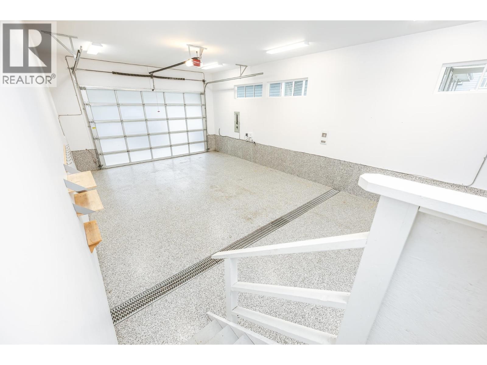 












38608 WESTWAY AVENUE

,
Squamish,




British Columbia
V8B0W2

