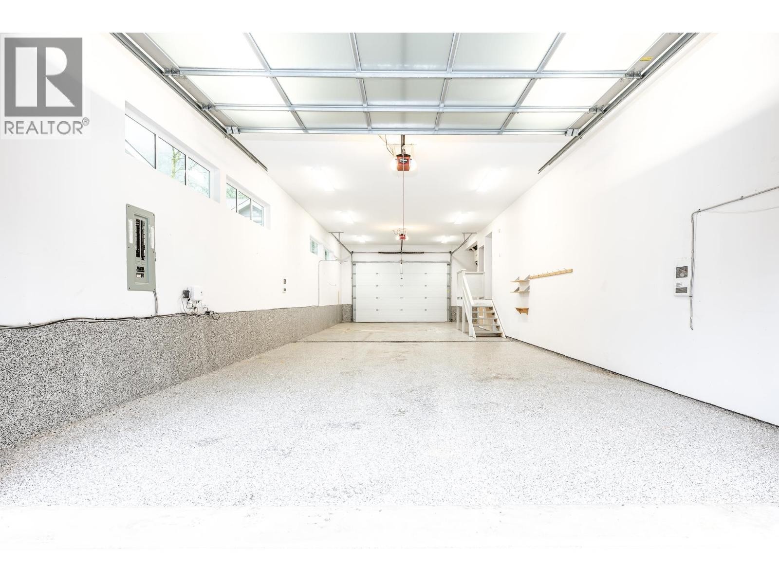 












38608 WESTWAY AVENUE

,
Squamish,




British Columbia
V8B0W2

