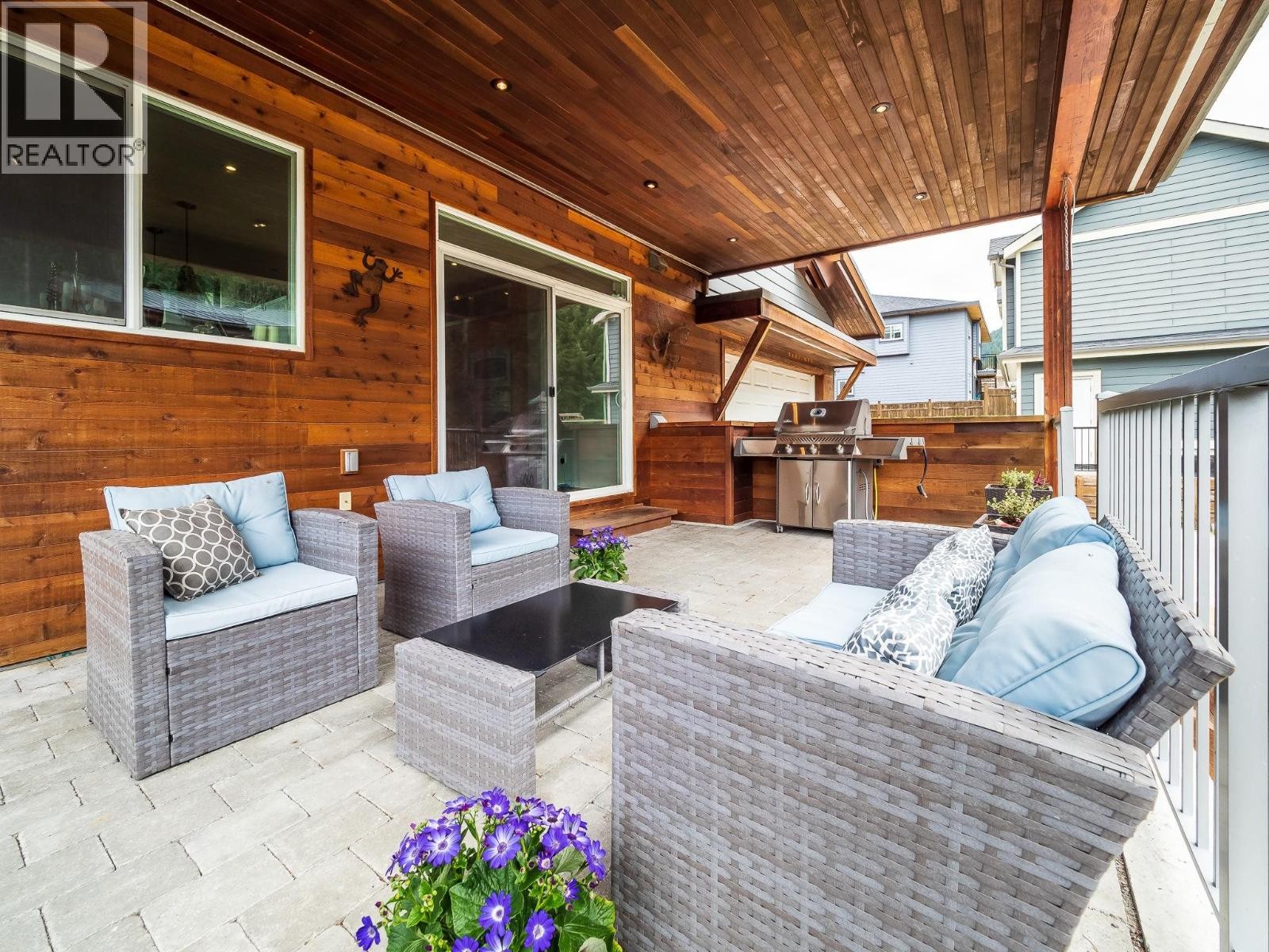 












38608 WESTWAY AVENUE

,
Squamish,




British Columbia
V8B0W2

