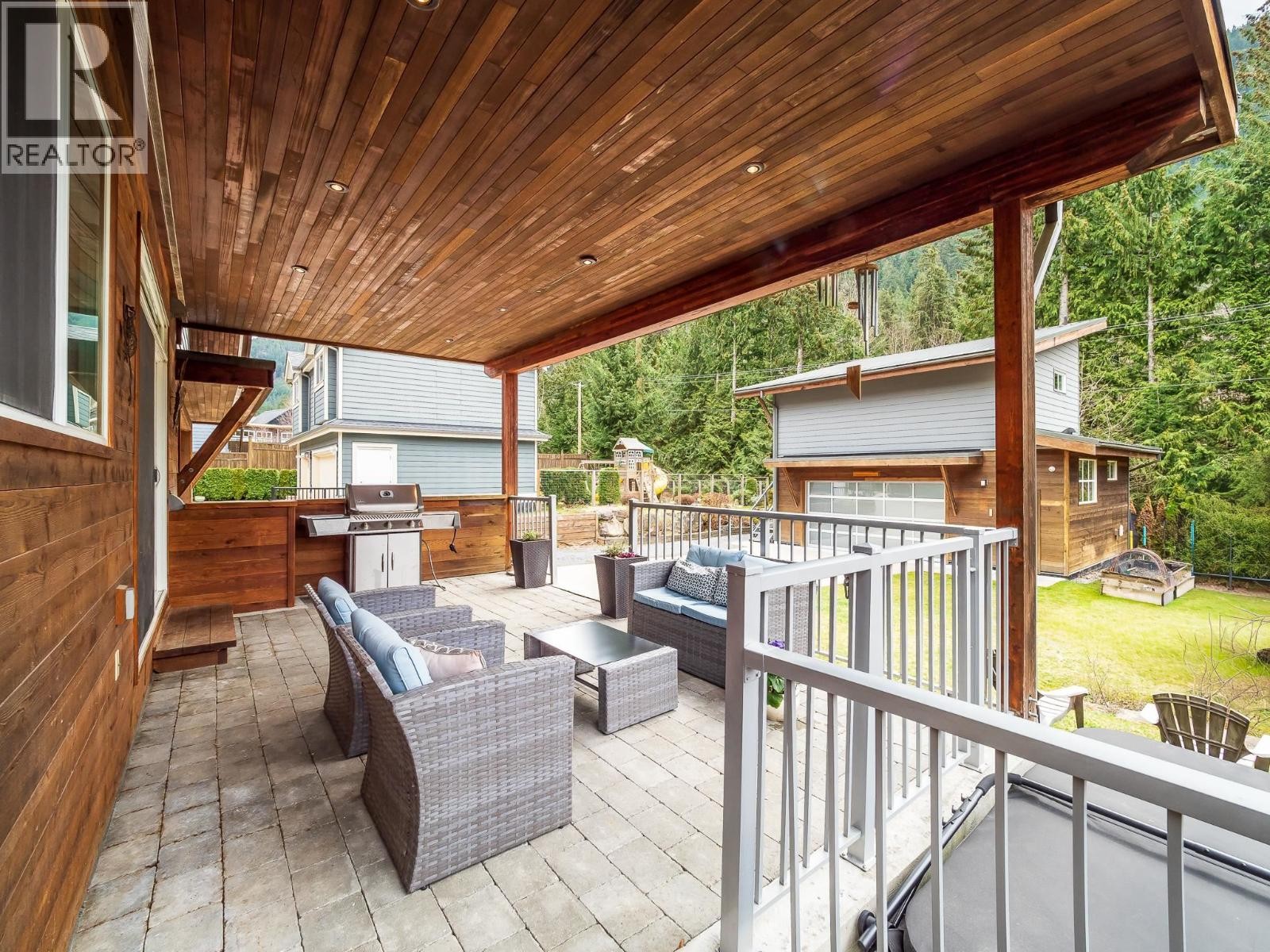 












38608 WESTWAY AVENUE

,
Squamish,




British Columbia
V8B0W2

