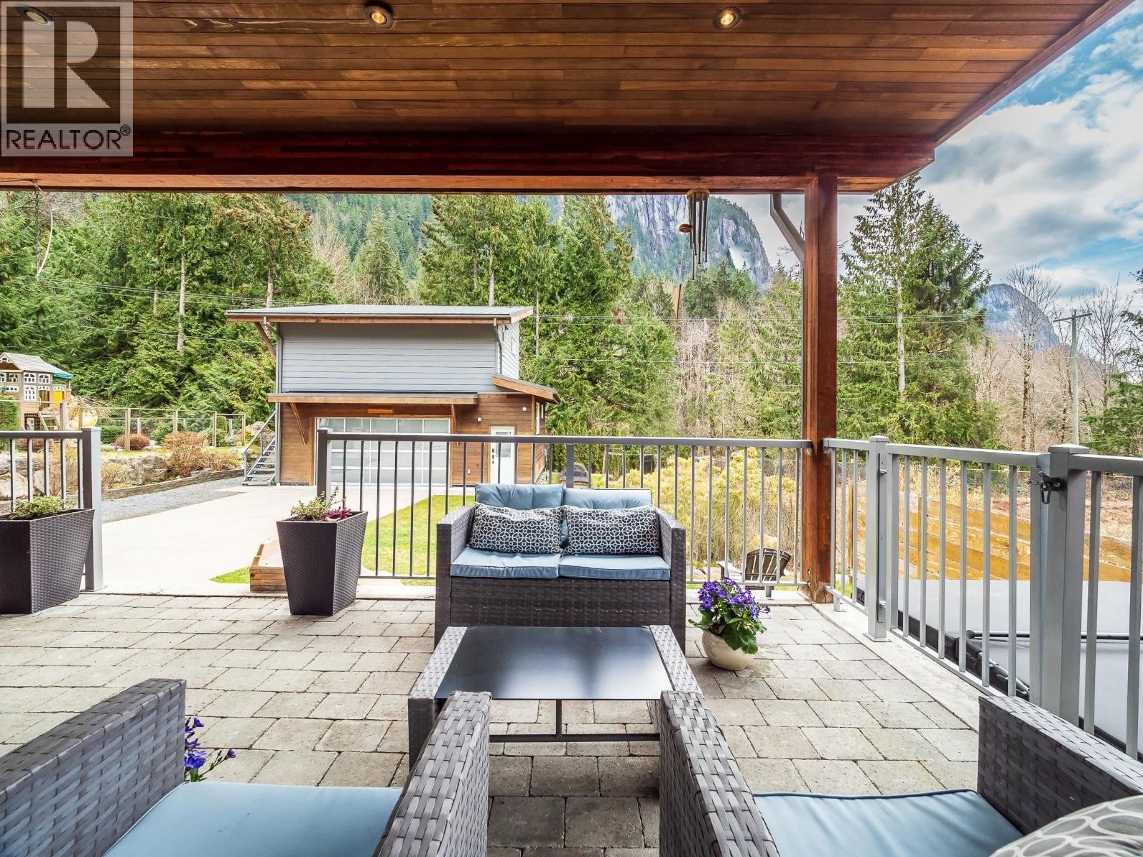 












38608 WESTWAY AVENUE

,
Squamish,




British Columbia
V8B0W2

