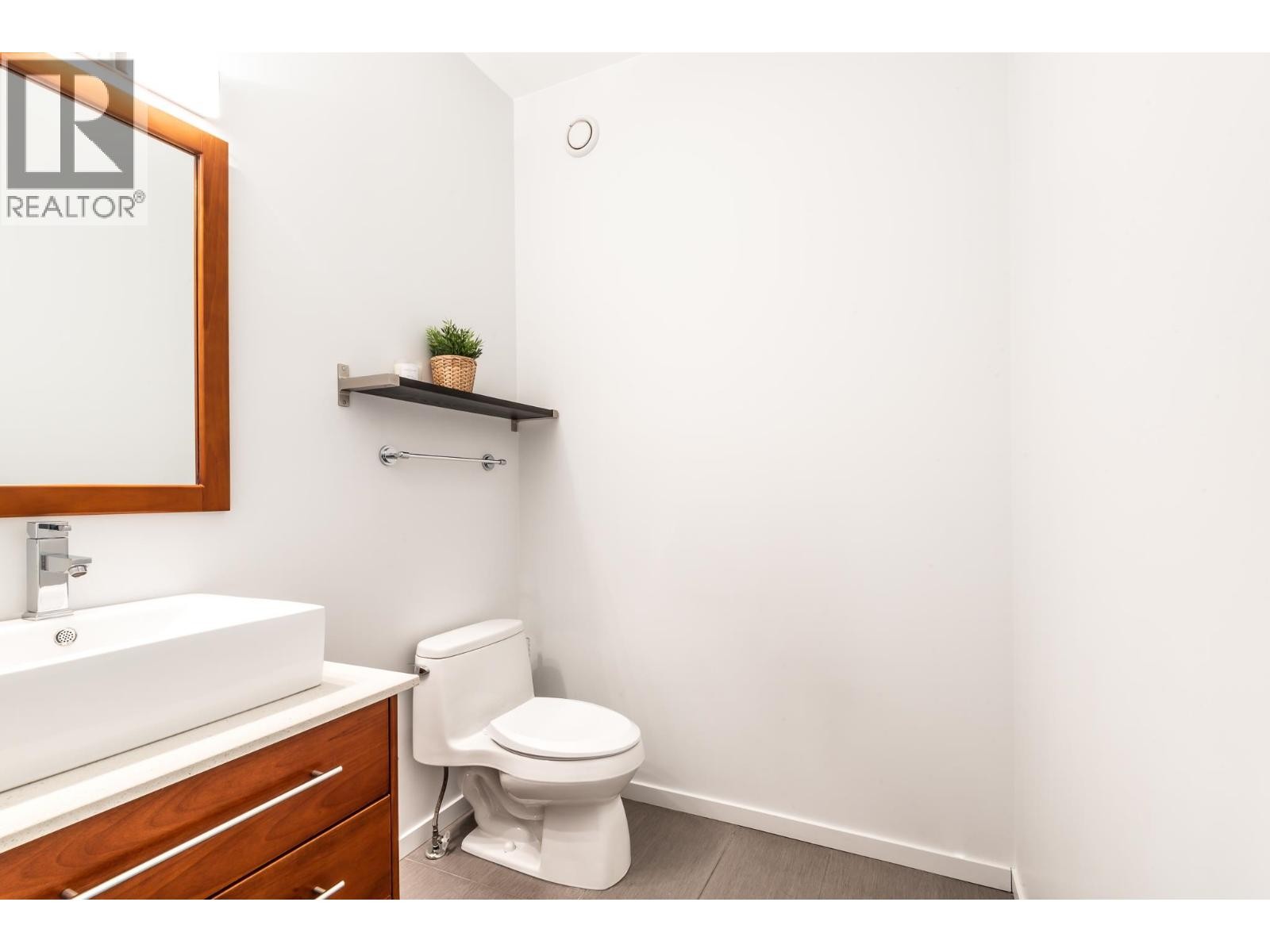 












38608 WESTWAY AVENUE

,
Squamish,




British Columbia
V8B0W2

