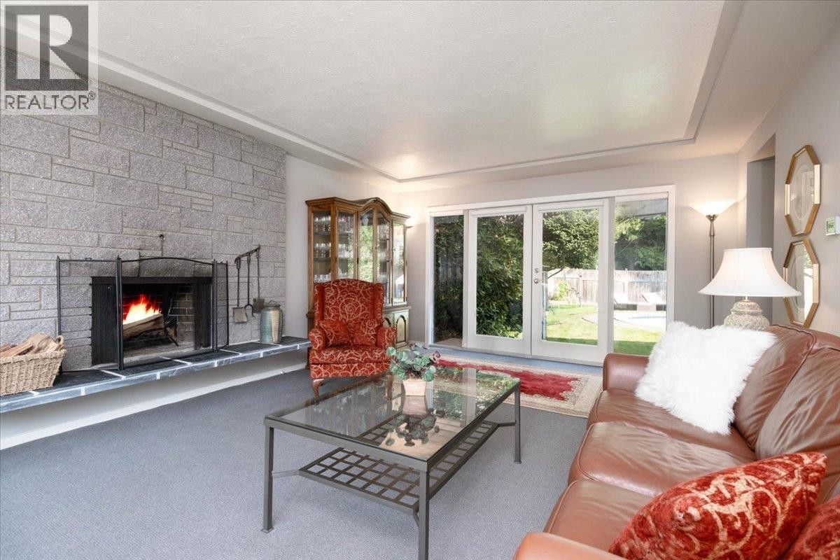 












2864 BUSHNELL PLACE

,
North Vancouver,




British Columbia
V7J2Y8

