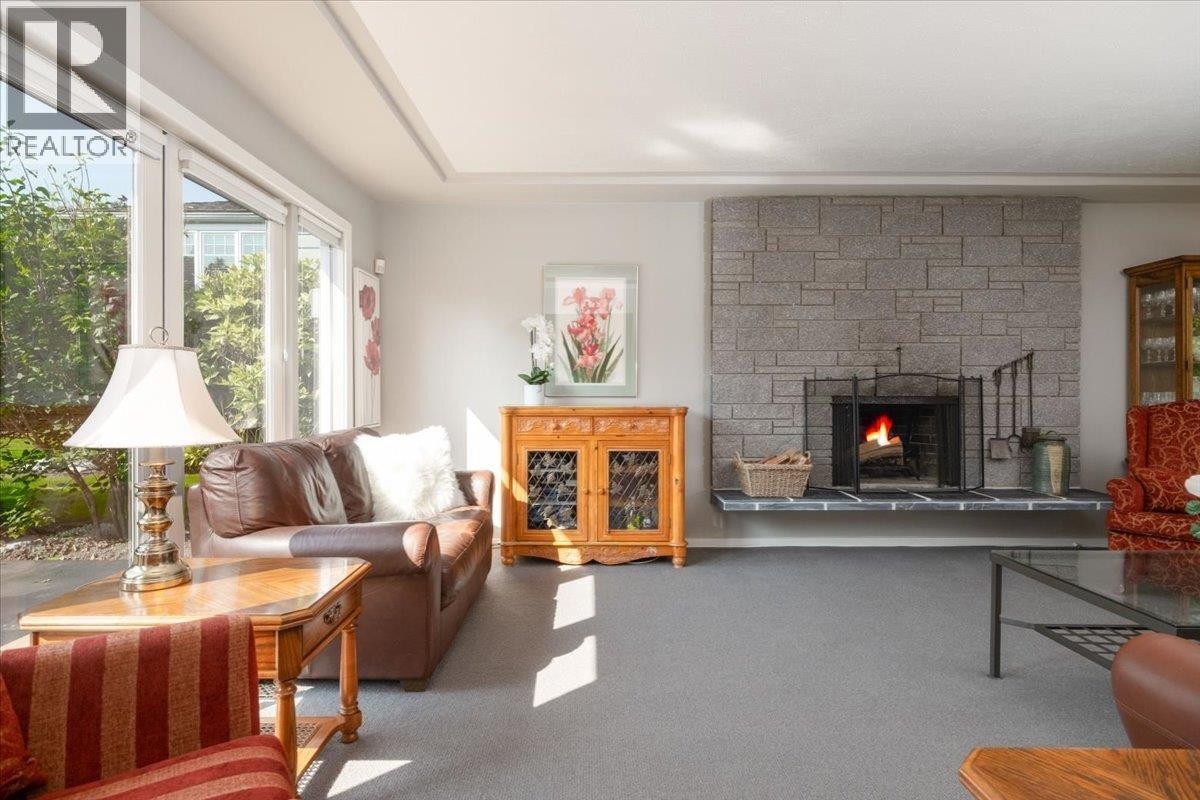 












2864 BUSHNELL PLACE

,
North Vancouver,




British Columbia
V7J2Y8

