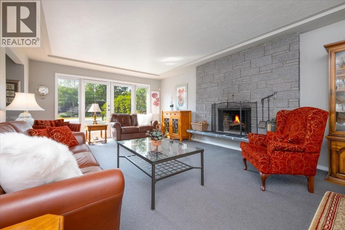 












2864 BUSHNELL PLACE

,
North Vancouver,




British Columbia
V7J2Y8

