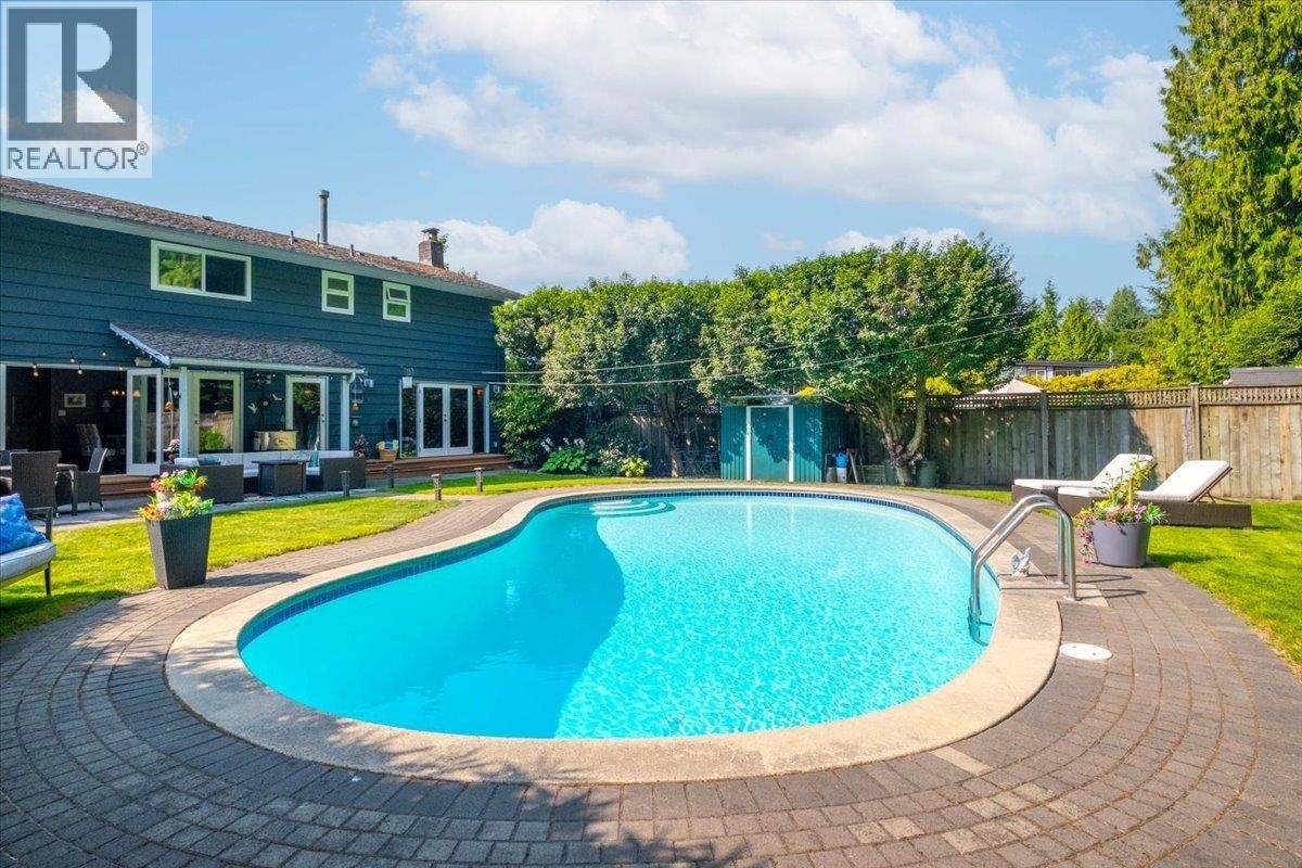 












2864 BUSHNELL PLACE

,
North Vancouver,




British Columbia
V7J2Y8

