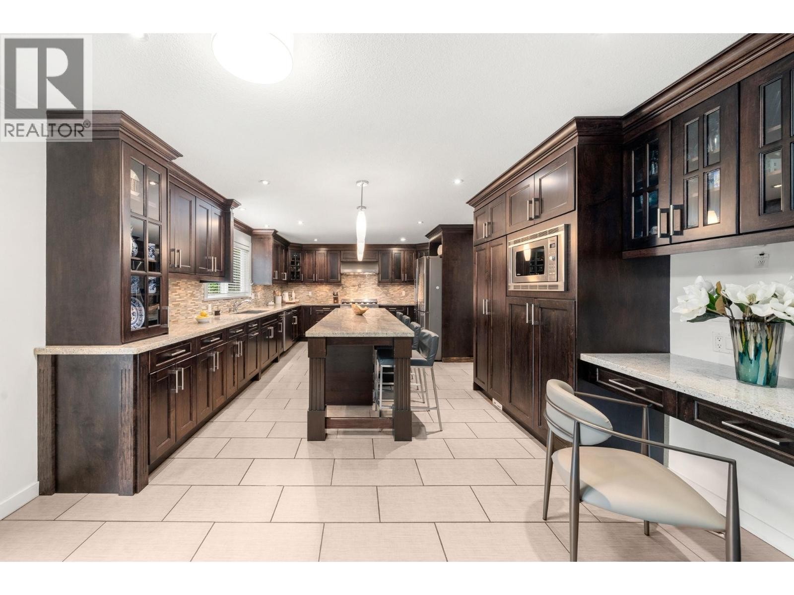 












2733 TEMPE GLEN DRIVE

,
North Vancouver,




British Columbia
V7N4K5

