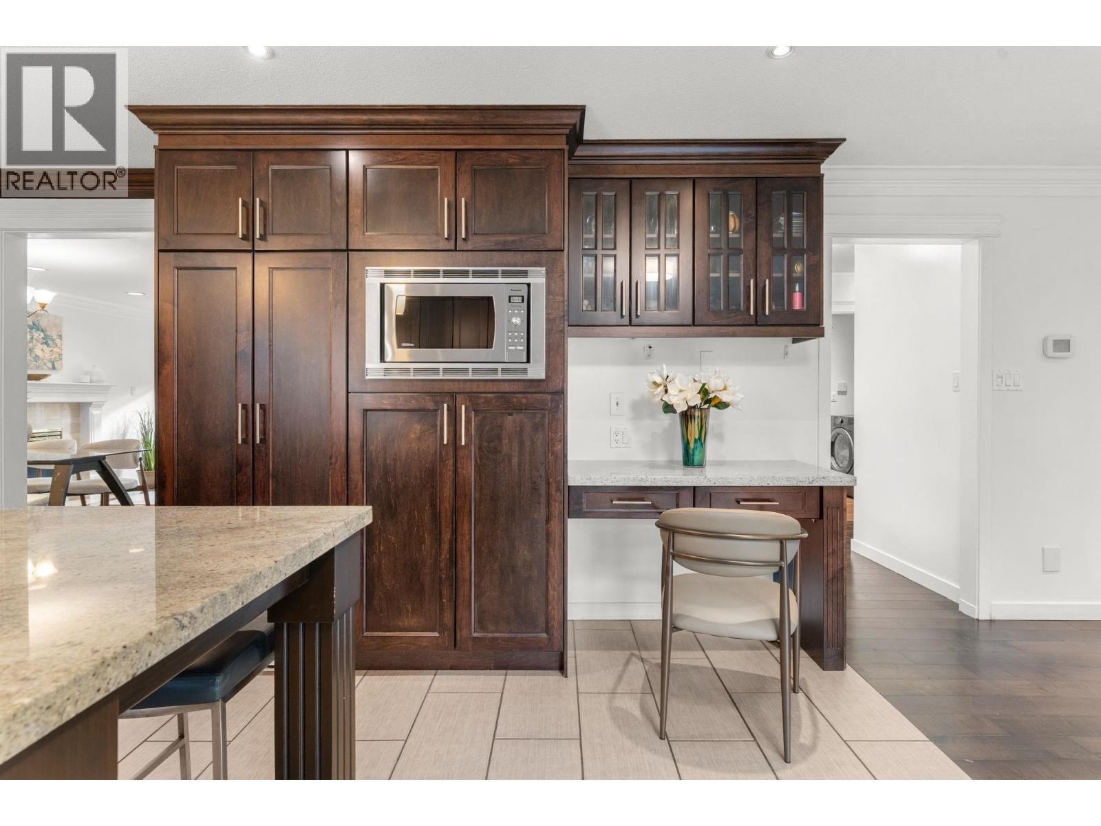 












2733 TEMPE GLEN DRIVE

,
North Vancouver,




British Columbia
V7N4K5

